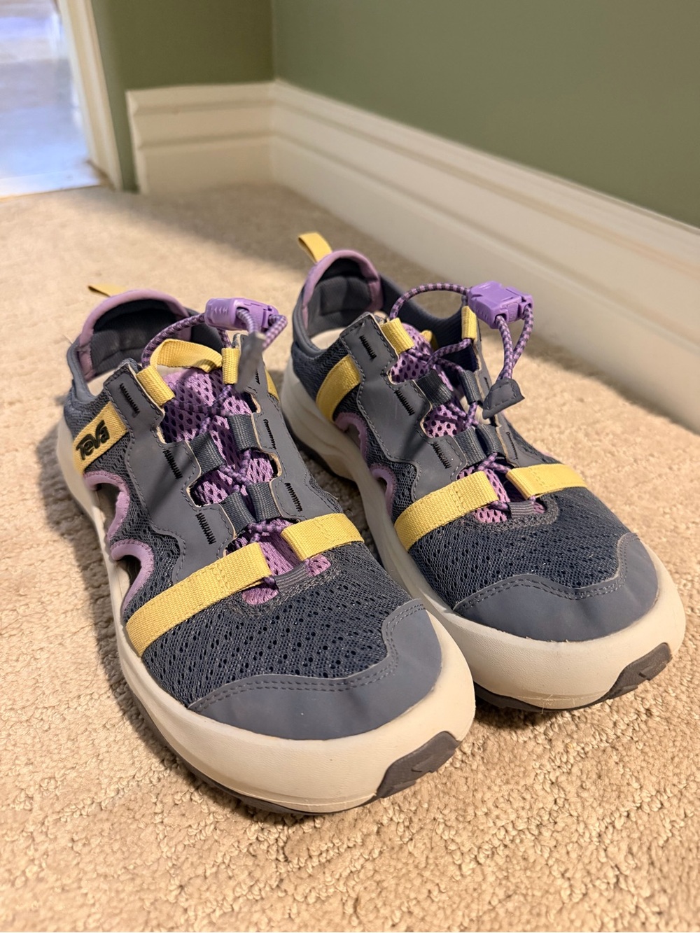 Women’s Teva Water Shoes Size 9
